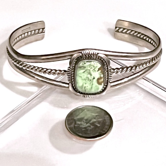 Signed - Spencer, Navajo. Vintage Sterling Silver “Carico Lake” Turquoise Cuff - Picture 2 of 14